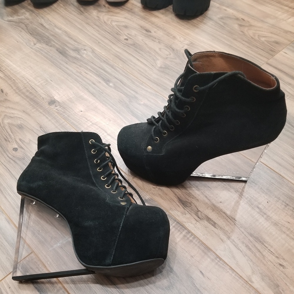Black Dinas